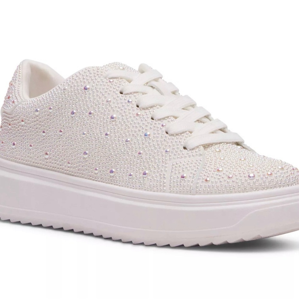 Madden Girl Jeena Pearl Sneakers